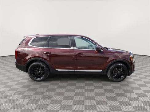 Used 2022 Kia Telluride LX image 3