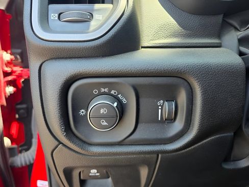 Used 2023 RAM 1500 Tradesman AWD/4WD image 16