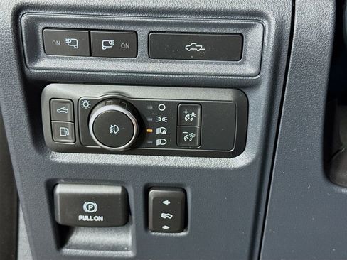 Used 2022 Ford F150 Lariat image 14