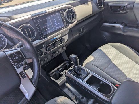Used 2022 Toyota Tacoma SR5 w/ Technology Package AWD/4WD image 18