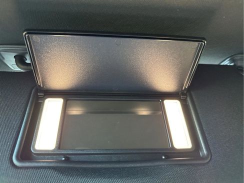 Certified 2025 Jeep Grand Cherokee Limited w/ Black Appearance Package image 23