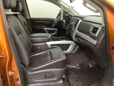 Used 2019 Nissan Titan PRO-4X w/ Pro-4x Convenience Package AWD/4WD image 25