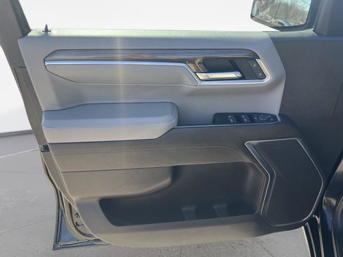 Used 2022 Chevrolet Silverado 1500 RST image 13