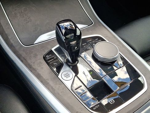 Used 2022 BMW X5 xDrive40i w/ Premium Package image 17