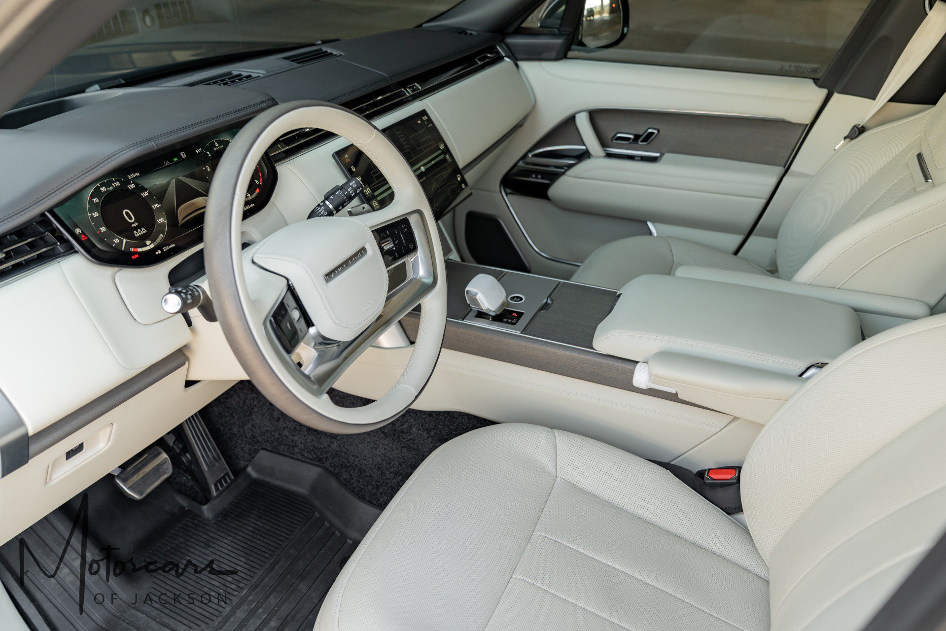 Used 2025 Land Rover Range Rover SV AWD/4WD image 22