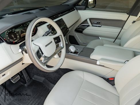 Used 2025 Land Rover Range Rover SV AWD/4WD image 22
