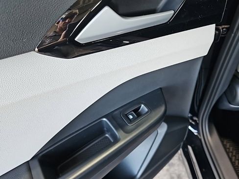 New 2026 Volkswagen Taos S image 21