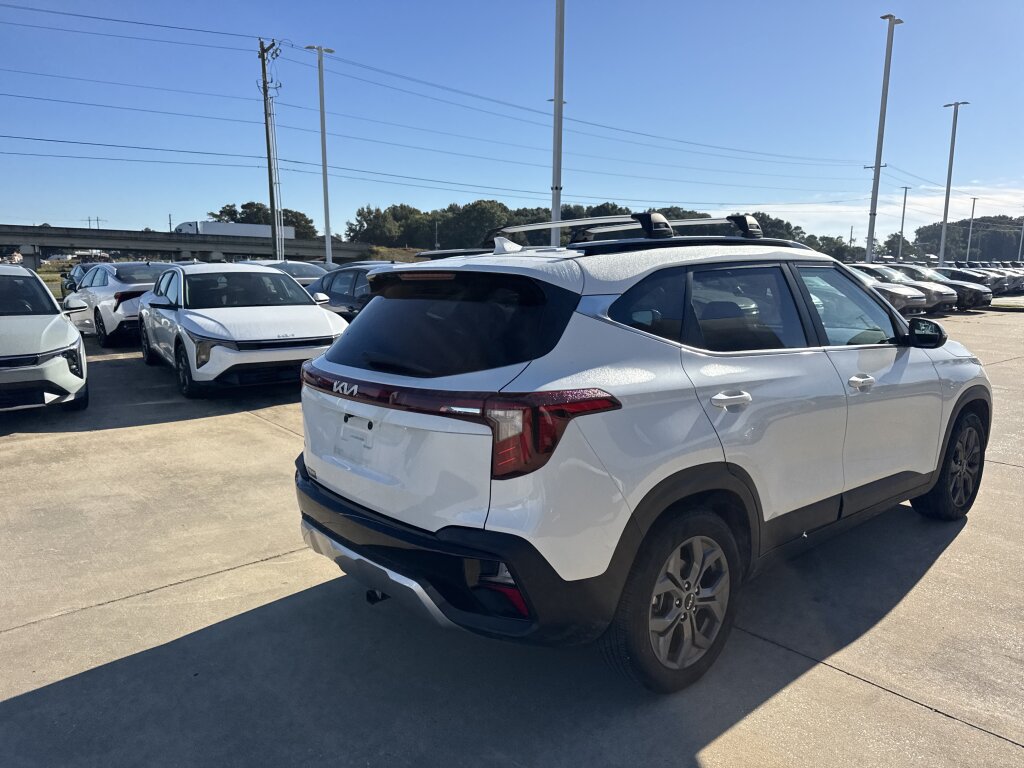 Certified 2024 Kia Seltos S FWD image 16