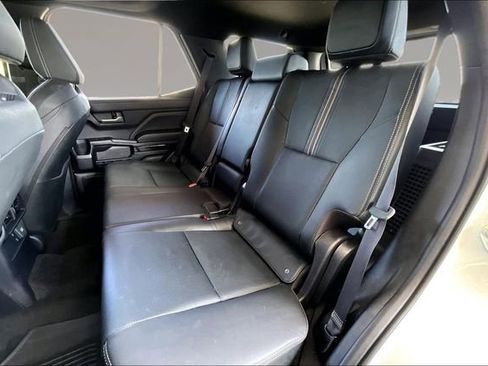 Used 2025 Toyota 4Runner Limited AWD/4WD image 19