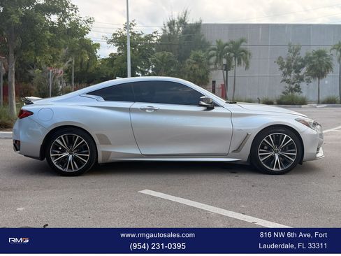 Used 2017 INFINITI Q60 3.0t w/ Premium Plus Package 3.0T AWD/4WD image 10