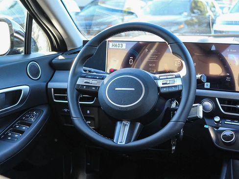 Certified 2025 Hyundai Sonata SEL FWD image 19