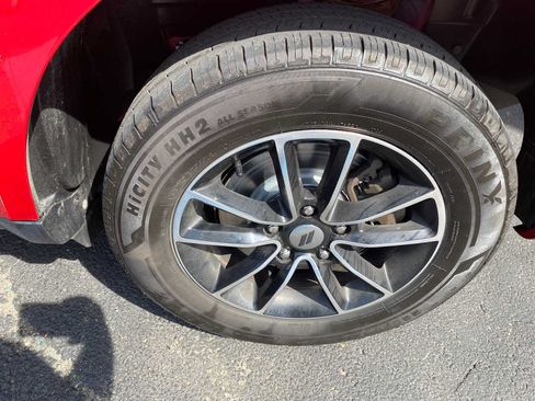 Used 2018 Dodge Journey SE w/ Connectivity Group FWD image 38