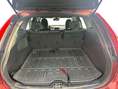 Used 2016 Volvo XC60 T5 Premier image 9