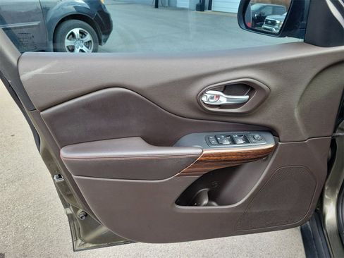 Used 2015 Jeep Cherokee Trailhawk w/ Trailer Tow Group image 18