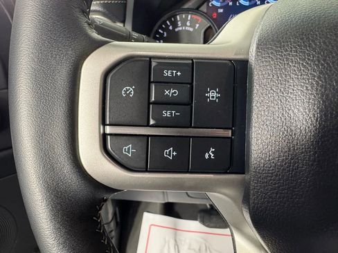 Used 2024 Ford Expedition Max XLT image 15