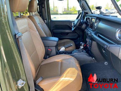 Used 2021 Jeep Gladiator Rubicon w/ Uconnect 4C Nav & Sound Group AWD/4WD image 16