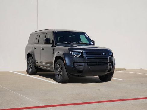 Used 2026 Land Rover Defender 130 X-Dynamic SE AWD/4WD image 3