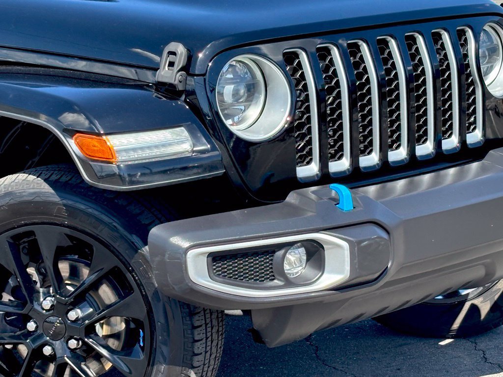 Certified 2023 Jeep Wrangler Unlimited Sahara AWD/4WD image 8