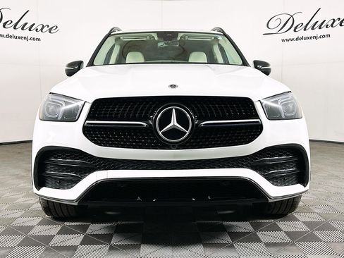 Used 2023 Mercedes-Benz GLE 450 4MATIC w/ AMG Line Exterior image 2