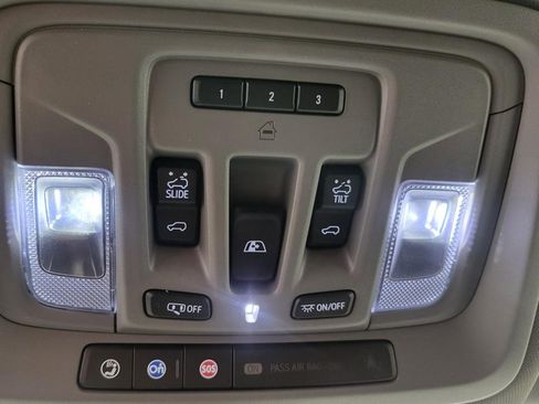 Used 2021 GMC Sierra 1500 Denali w/ Denali Ultimate Package AWD/4WD image 19