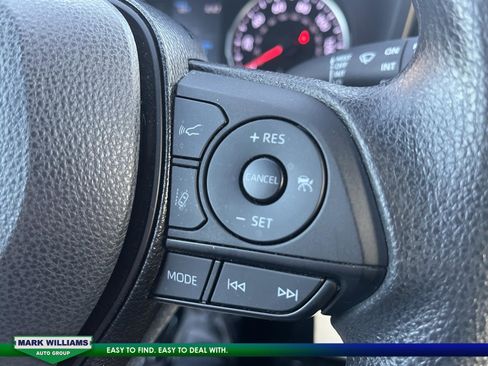 Used 2020 Toyota RAV4 LE image 18