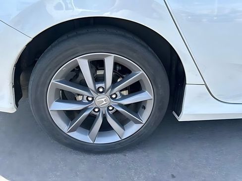 Used 2019 Honda Civic EX-L image 10