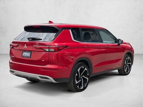 Used 2024 Mitsubishi Outlander SE image 5
