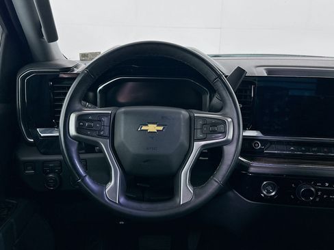 Used 2024 Chevrolet Silverado 1500 LT image 17