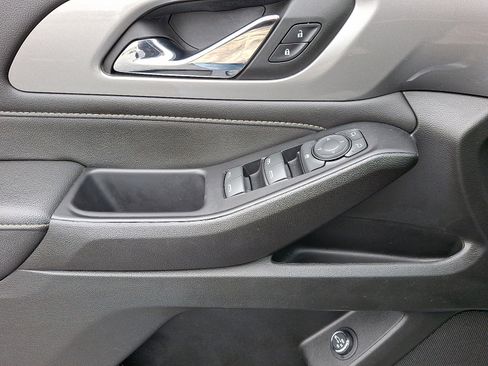 Certified 2023 Chevrolet Traverse LT image 14