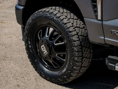 Used 2023 Ford F350 XLT w/ Camper Package image 64