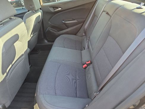 Used 2017 Chevrolet Cruze LT image 12