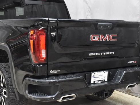 Used 2022 GMC Sierra 1500 AT4 image 9