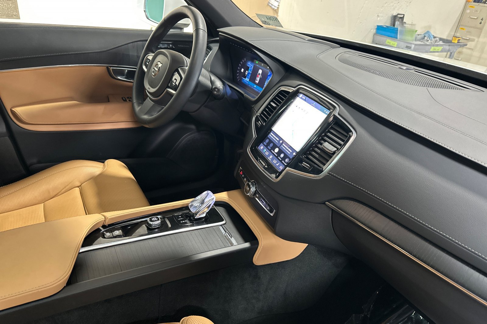 Certified 2025 Volvo XC90 T8 Ultra w/ Protection Package AWD/4WD image 19