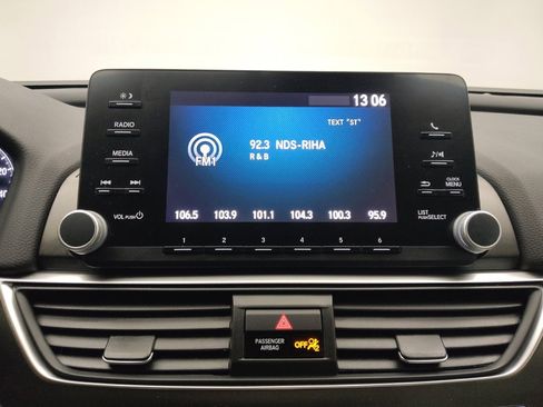 Used 2018 Honda Accord LX image 25