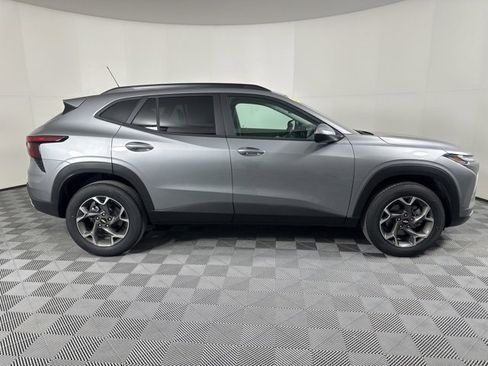 New 2026 Chevrolet Trax LT w/ Driver Confidence Package image 2