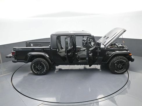 Used 2024 Jeep Gladiator Sport image 73