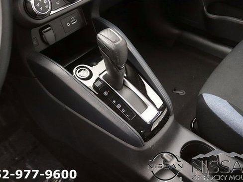 New 2025 Nissan Versa SV image 18