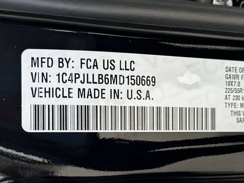 Used 2021 Jeep Cherokee Latitude Plus FWD image 29