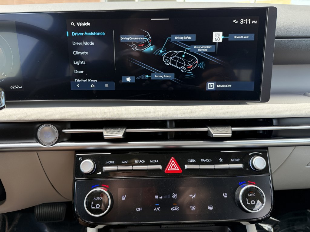 Used 2026 Hyundai Tucson SEL FWD image 21