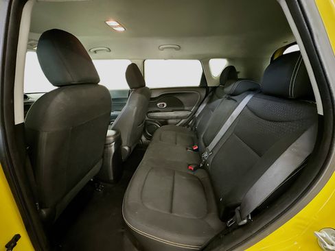Used 2014 Kia Soul + image 27