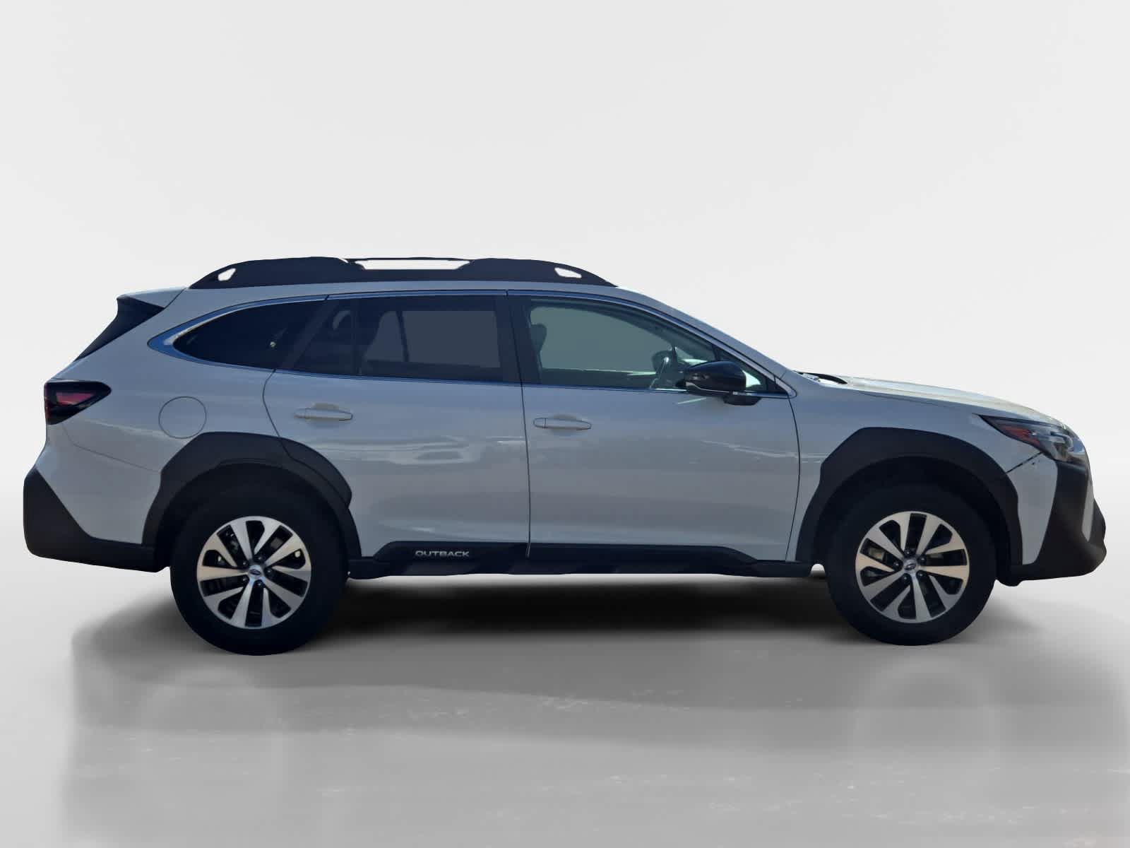 Used 2025 Subaru Outback Premium AWD/4WD image 6