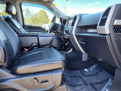 Used 2017 Ford F150 Lariat image 11