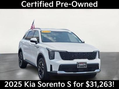 Used 2025 Kia Sorento S