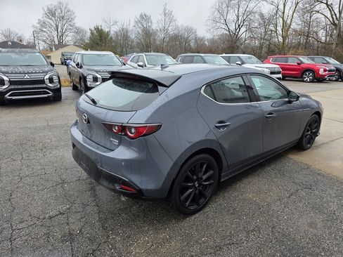 Used 2024 MAZDA MAZDA3 Hatchback w/Premium Plus Pkg image 5