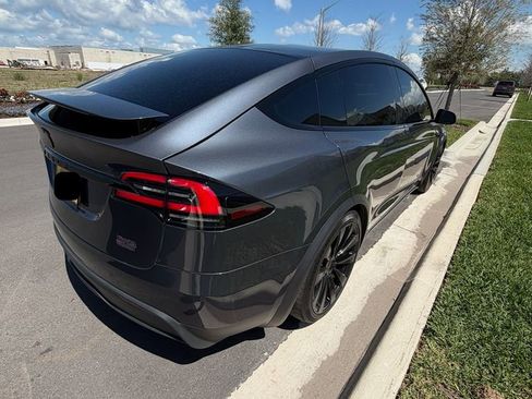 Used 2022 Tesla Model X Plaid image 8