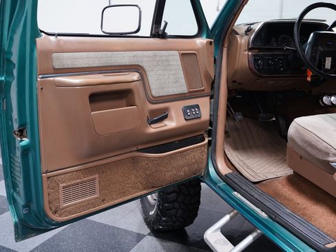 Used 1989 Ford Bronco XLT 4X4 image 30