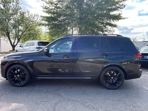 Used 2024 BMW X7 xDrive40i w/ M Sport Package AWD/4WD image 2