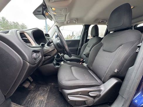 Used 2017 Jeep Renegade Latitude w/ Cold Weather Group AWD/4WD image 10