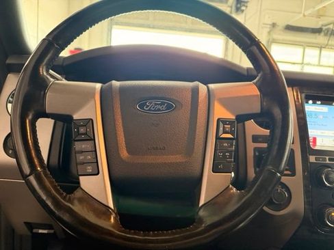 Used 2017 Ford Expedition Limited w/ Equipment Group 301A AWD/4WD image 11