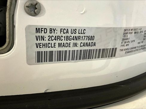 Used 2022 Chrysler Pacifica Touring-L FWD image 18